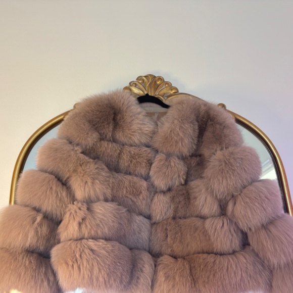 Fox Fur Coat - Picture 4 of 6